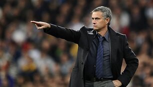 &bdquo;Real&ldquo; strategas Jose Mourinho pirmadienį turėtų sulaukti i&scaron;skirtinai prie&scaron;i&scaron;ko &bdquo;Barcelonos&ldquo; sirgalių sutikimo.