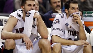 Linas Kleiza ir Jose Calderonas.