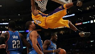 Kobe Bryantas ir „Lakers“ pranoko „Thunder“.