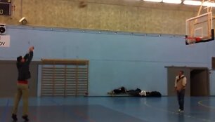 &Scaron;vedas Marcusas Erikssonas įspūdingą seriją atliko per 5 minutes.