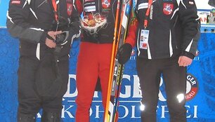 Tomas Kaukėnas (c.) su treneriais V.Korchaginu ir A.Bučeliu