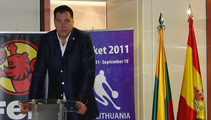 Arvydas Sabonis daugiau nei 40 minučių atsakinėjo į ispanų žurnalistų klausimus.