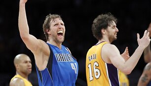 Dirko Nowitzki vedama &bdquo;Mavericks&ldquo; komanda pasiuntė &bdquo;Lakers&ldquo; į nokdauną.