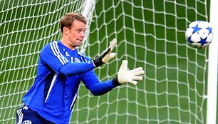 Manuelis Neueris.