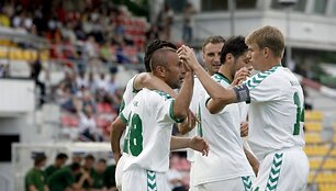 Futbolo klubo &bdquo;Žalgiris&ldquo; skolos siekia 3 mln. Lt. I&scaron; jų apie 700 tūkst. Lt &ndash; buvusiems žaidėjams, treneriams ir darbuotojams.