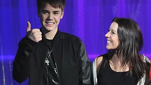 Justinas Bieberis su mama Pattie