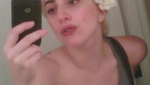 Lady Gaga be makiažo