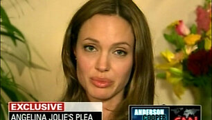 Angelina Jolie susigraudino.