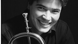 Vienas koncerte pasirodysiančių muzikantų - Dominykas Vy&scaron;niauskas.