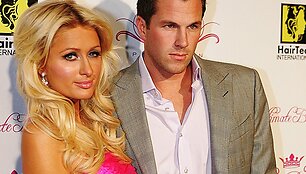 Paris Hilton su vaikinu Dougu Reinhardtu