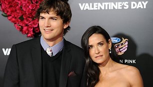 Ashtonas Kutcheris ir Demi Moore 2010-aisiais Holivude vykusioje romantiško filmo „Valentino diena“ premjeroje