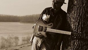 Larry Garneris