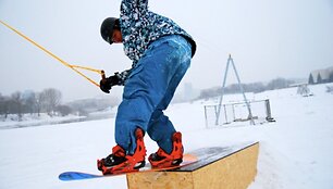 Sniego parkas įsikūrė prie Baltojo tilto.
