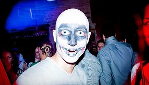 Vilniaus baras &bdquo;Berlin&ldquo; pirmadienį vakarėlių mėgėjus pakvies į &bdquo;Mirusių techno gerbėjų naktį&ldquo;.