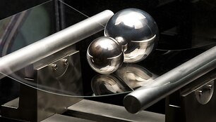 &bdquo;Gorilla Glass 2&ldquo; stiklas užtikrins ne tik atsparumą įbrėžimams, bet pasižymės ir didesniu lankstumu. 
