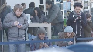 &bdquo;Samsung&ldquo; reklamoje &bdquo;Apple&ldquo; gerbėjai vadinami miesto stovyklautojais. 