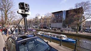 &bdquo;Google Street View&ldquo; automobilis fotografuoja gatvę.