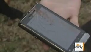 Sprogęs telefonas &bdquo;Motorola Droid 2&ldquo;.