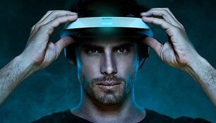 Kompanija &bdquo;Sony&ldquo; pristatė &bdquo;elektroninius akinius&ldquo;, kurie leidžia trimačius vaizdus žiūrėti individualiai.