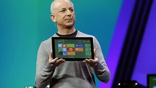 &bdquo;Windows&ldquo; padalinio vadovas Stevenas Sinofsky pristato &bdquo;Windows 8&ldquo;.