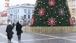 Tikimasi, kad artėjant Kalėdoms šiemet vilniečių traukos centru taps Vilniaus Rotušės aikštė ir joje įsikūręs Kalėdų miestelis.