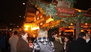 Kalėdų nuotaikos Hamburge pasklinda jau gruodžio pradžioje, kai miesto Rotu&scaron;ės aik&scaron;tėje pradeda &scaron;urmuliuoti kalėdinė mugė.