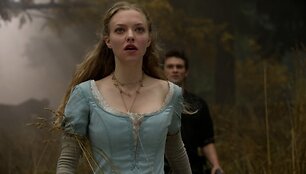 Filme &bdquo;Raudonkepuraitė&ldquo; aktorė Amanda Seyfried sukūrė Valerijos vaidmenį.