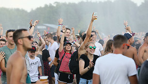 Ugniagesiai atgaivino festivalio lankytojus