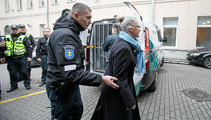 Neringa Venckienė atvesdinta į teismą