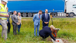 Kapsulės įkasimo ceremonija