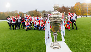 Panevėžio futbolo klubui įteikta čempionų taurė