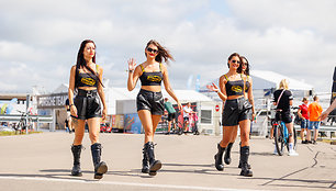 Lenktynių Pit Walk