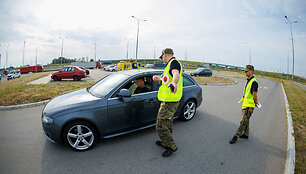 Automobilių patikra prie Lenkijos sienos