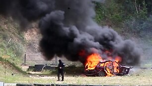 kriminalines-policijos-mokymuose-sprogdinti-savizudziai-ir-automobilis