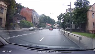 59563a7e3dda2video_59563a3ad3358