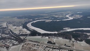 Birštono Nemuno vingiai sukaustyti ledo