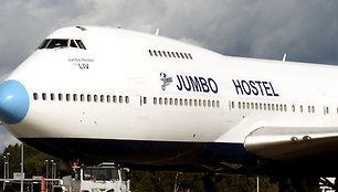 Jumbo svečių namai įrengti „Boeing“ orlaivyje