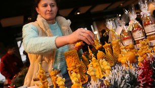 Sakoma, kad geriausia liejinių burtams tinka tikro vaško žvakės