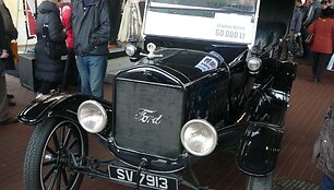 Legendinis automobilis sudomino kolekcionierius
