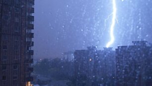 Kaunas sekmadienio naktį