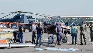 Aviacijos &scaron;ventėje visuomenei pristatytas atkurtas ANBO-2 lėktuvas