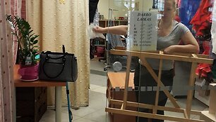 Prekybos centre &bdquo;Saulėtekis&ldquo; patalpas po kiekvienos liūties užlieja
