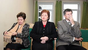 Teismas išteisino visus tris Birštono savivaldybės atstovus (iš kairės): D.Žitkuvienę, N.Dirginčienę ir V.V.Revucką