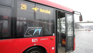 29-ojo maršruto autobusas, važiuojantis į Kauno oro uostą