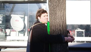 Protestas prie bendrovės &bdquo;Mikrovisata&ldquo;