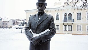Mylimiausio prezidento rinkimuose triumfavo pirmasis Lietuvos prezidentas Antanas Smetona. Jam savo balsus skyrė ir internautai, ir balsavusieji Istorinėje Prezidentūroje
