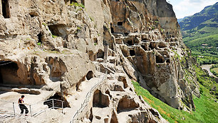 Vardzia vienuolynas