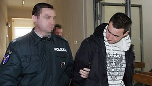 Kauno prieigose, ties Juragiais, su policija susigrūmęs lenkų futbolo sirgalius turės sumokėti baudą