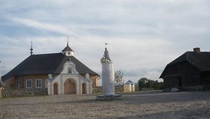 Bus šventinama Lietuvos liaudies buities muziejaus miestelio bažnyčia