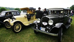 Senovinių automobilių paroda